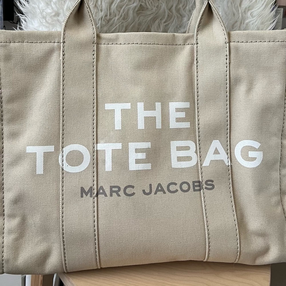 Marc Jacobs Large The Tote Bag
